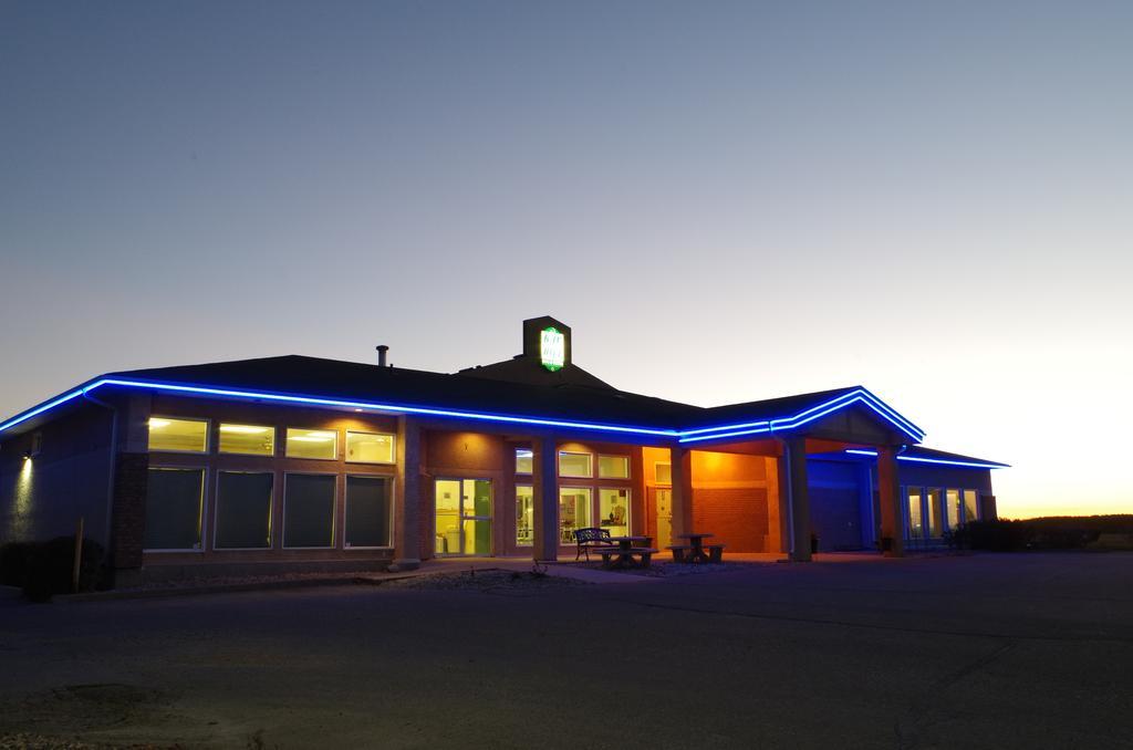 Bay Hill Inns&Suites Neepawa Exteriör bild