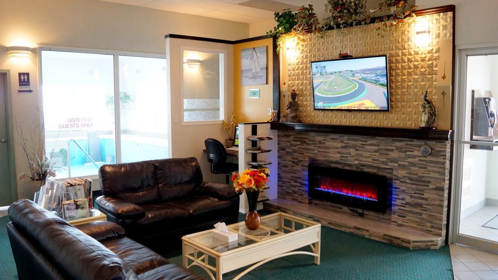 Bay Hill Inns&Suites Neepawa Exteriör bild