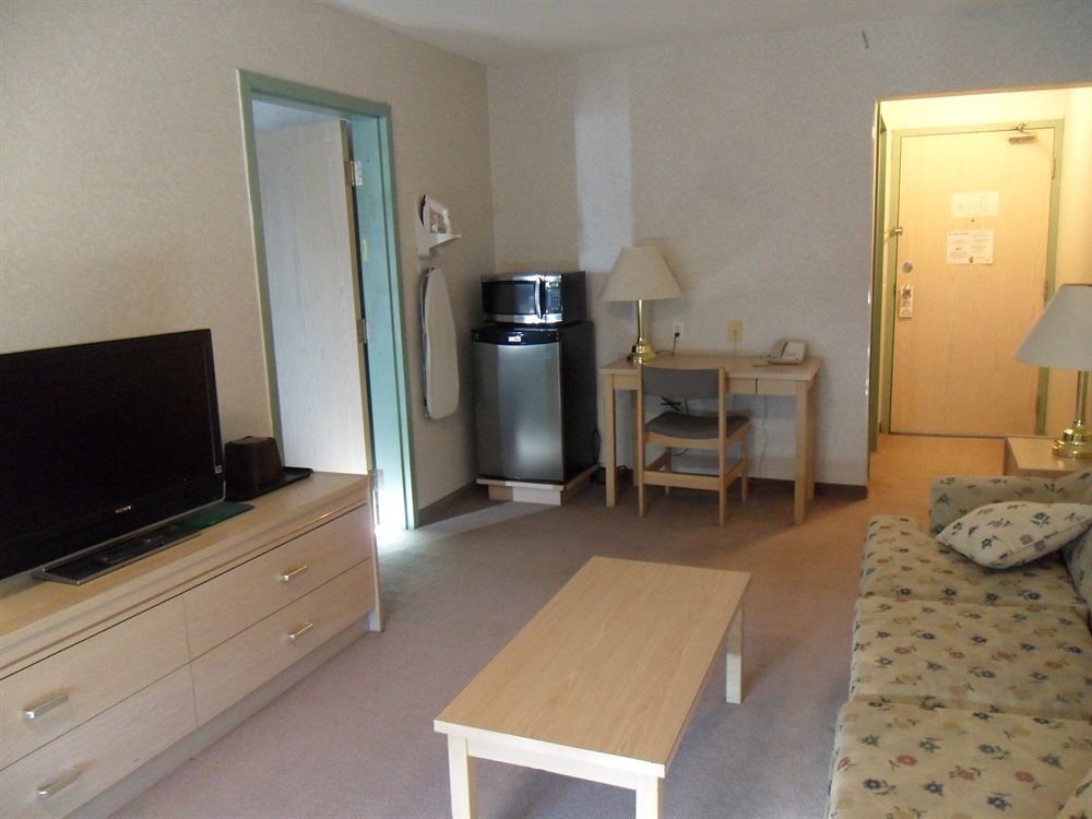 Bay Hill Inns&Suites Neepawa Exteriör bild