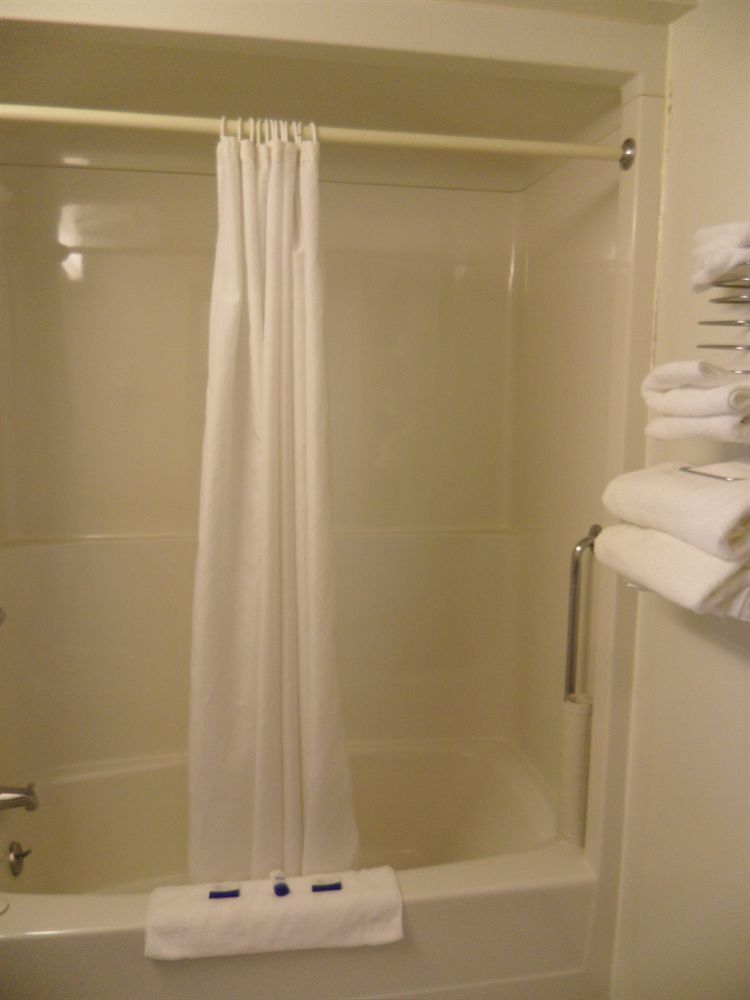 Bay Hill Inns&Suites Neepawa Exteriör bild