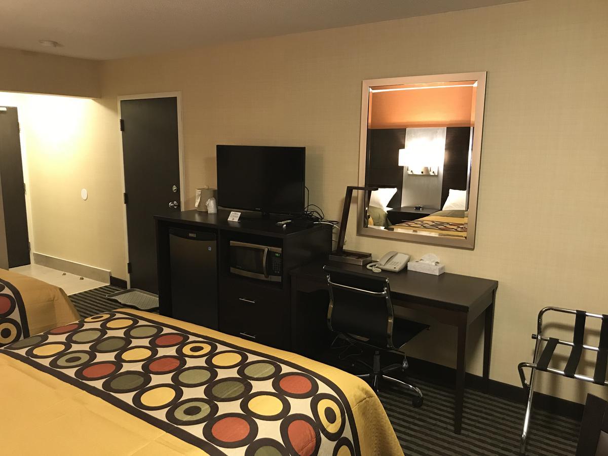 Bay Hill Inns&Suites Neepawa Exteriör bild