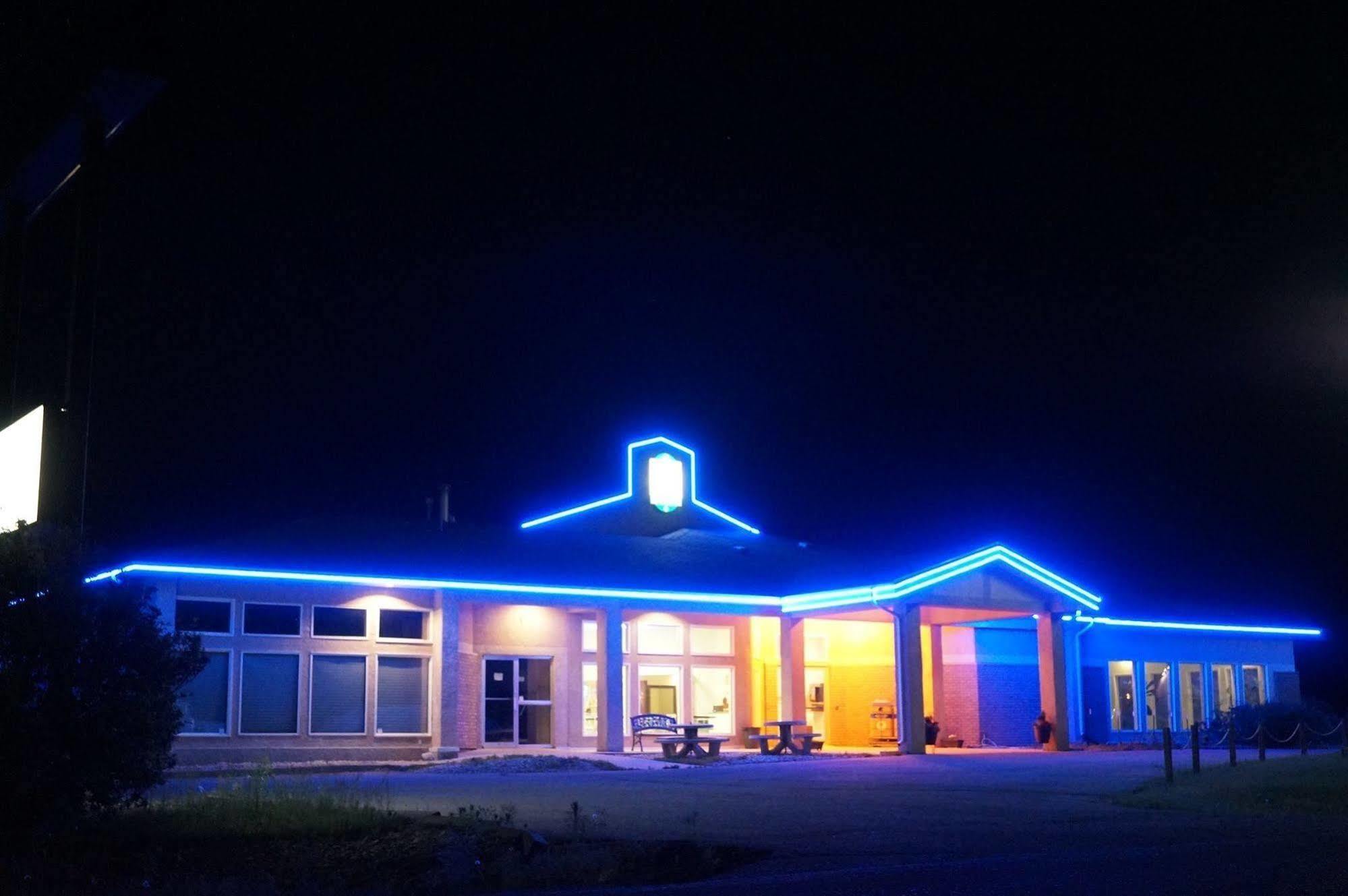 Bay Hill Inns&Suites Neepawa Exteriör bild