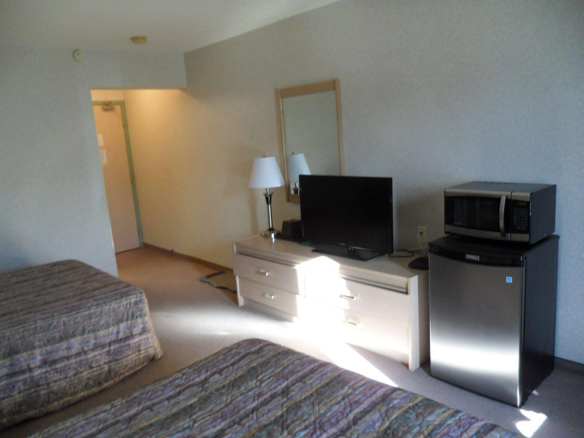 Bay Hill Inns&Suites Neepawa Exteriör bild