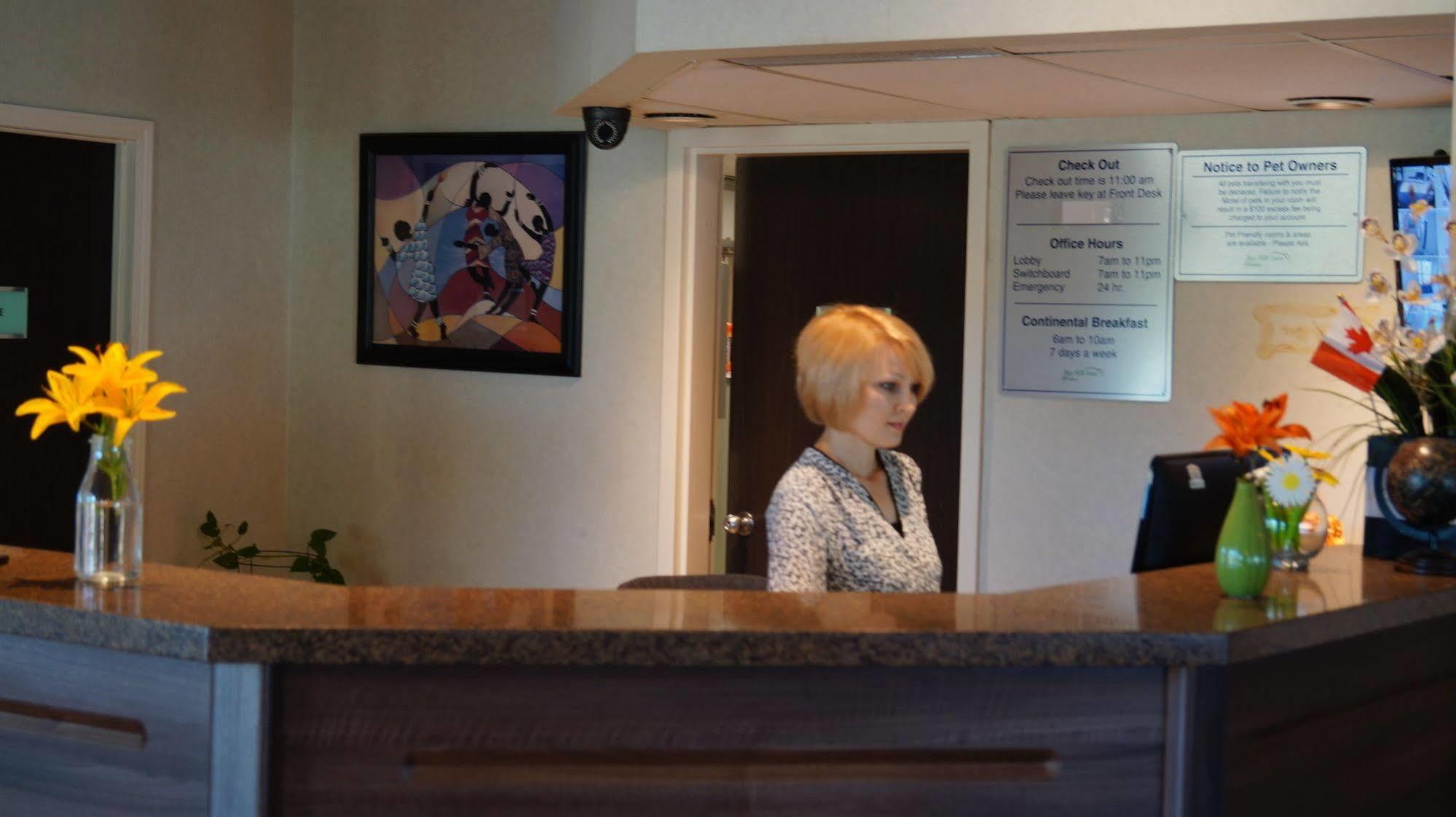 Bay Hill Inns&Suites Neepawa Exteriör bild