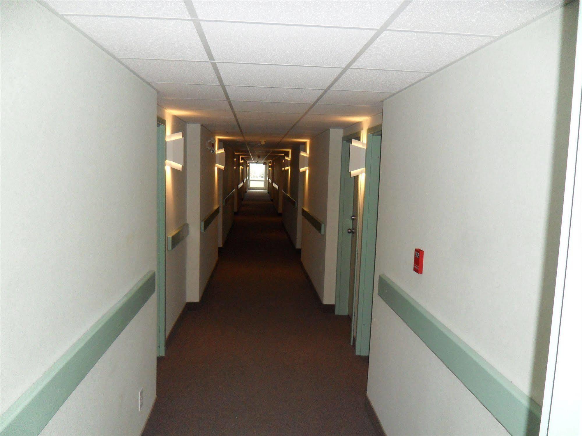 Bay Hill Inns&Suites Neepawa Exteriör bild