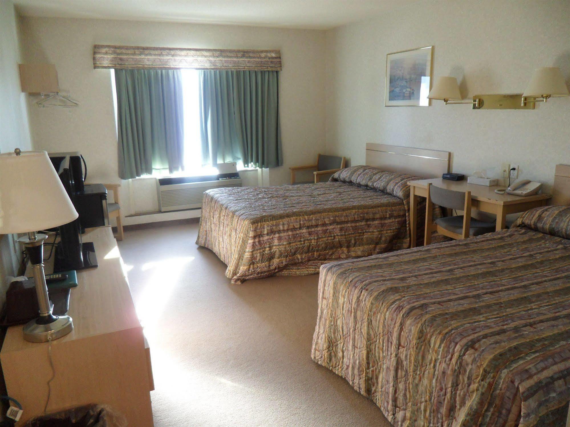 Bay Hill Inns&Suites Neepawa Exteriör bild
