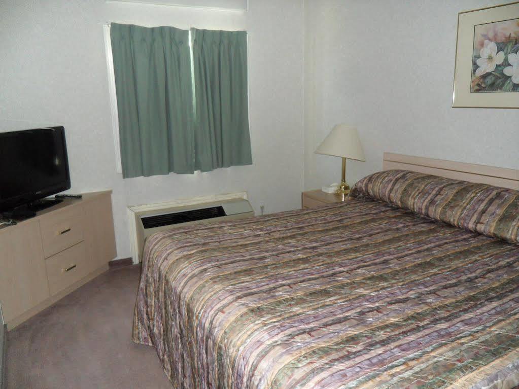 Bay Hill Inns&Suites Neepawa Exteriör bild