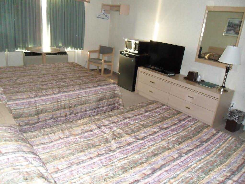Bay Hill Inns&Suites Neepawa Exteriör bild