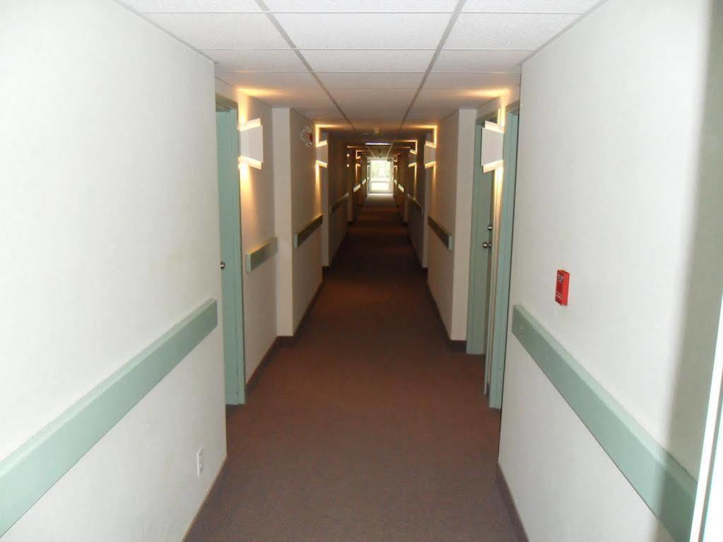 Bay Hill Inns&Suites Neepawa Exteriör bild